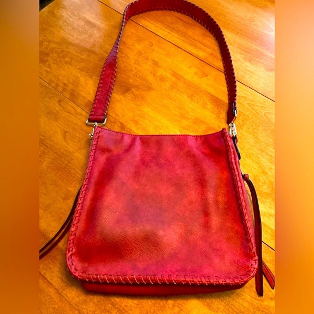 Isabelle Red Leather Shoulder Bag. Lots of Zippered hiding places. - Picture 2 of 10